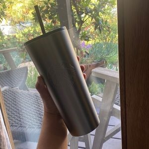 Starbucks cup 24oz/710 ML